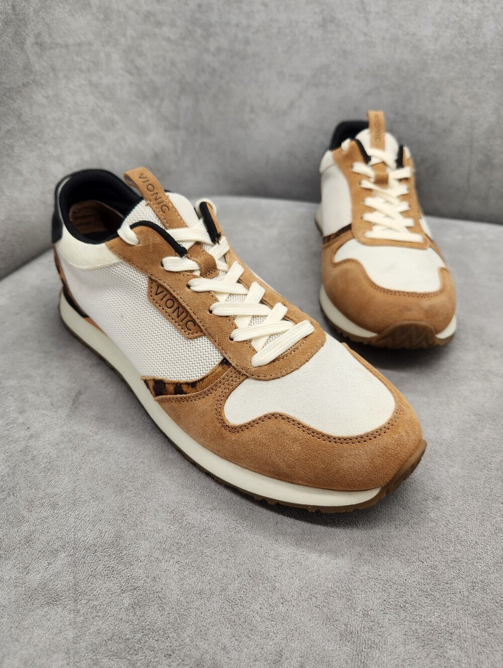 Vionic Sneakers Women's 10  White Tan Leopard Patchwork Monarch Running New $160
